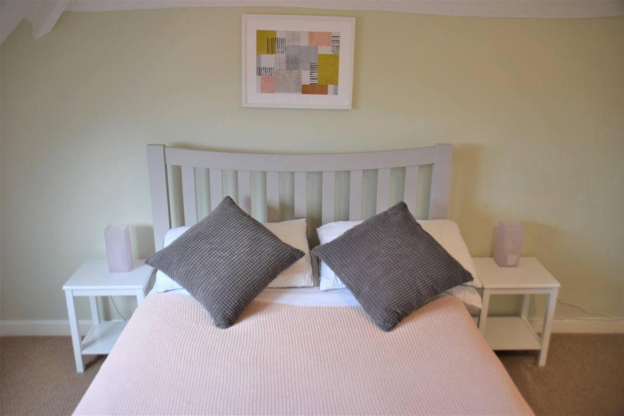 Charming 3-Bed Apartment In Talgarth Powys Брекън Екстериор снимка