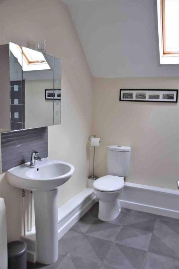 Charming 3-Bed Apartment In Talgarth Powys Брекън Екстериор снимка